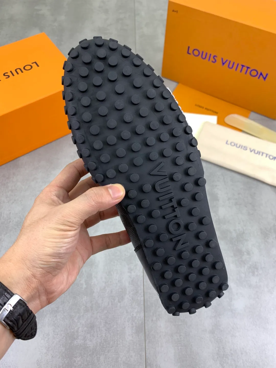 Men's Men's Shoes 💰P640 New Style 💶[LOUIS VUITTON] Water-dyed Niuli Original Order New Style 🍀LV Louis Vuitton *——Top version of LV classic leather shoes! Made of imported original calfskin, original leather side strips and wear-resistant high-end rubber outsole! High quality products! Color: black optional Size: 39-45